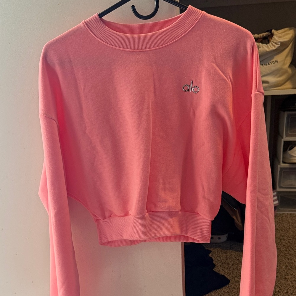 ALO Yoga Neon Bubblegum Pull Over